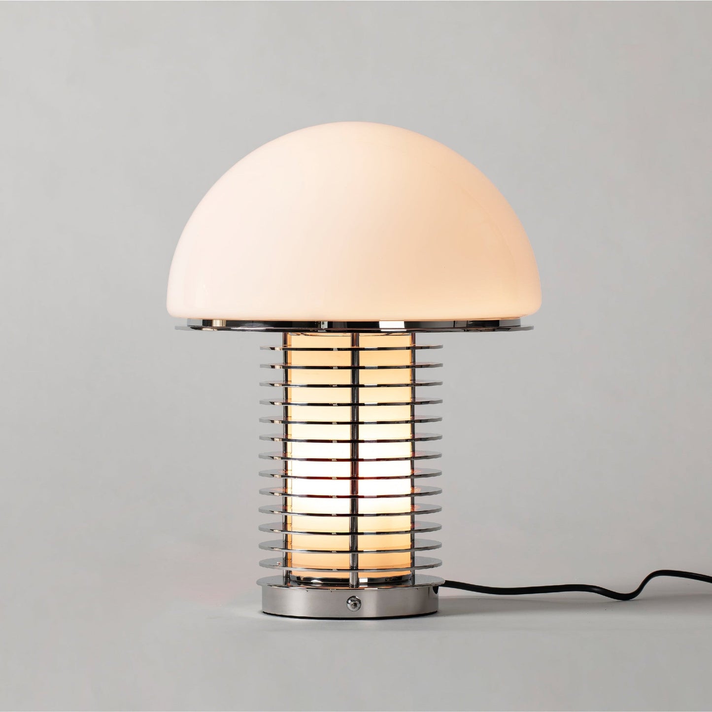 LichtLeuchten - Table Lamp with Subtle Lighting and Modern Finish