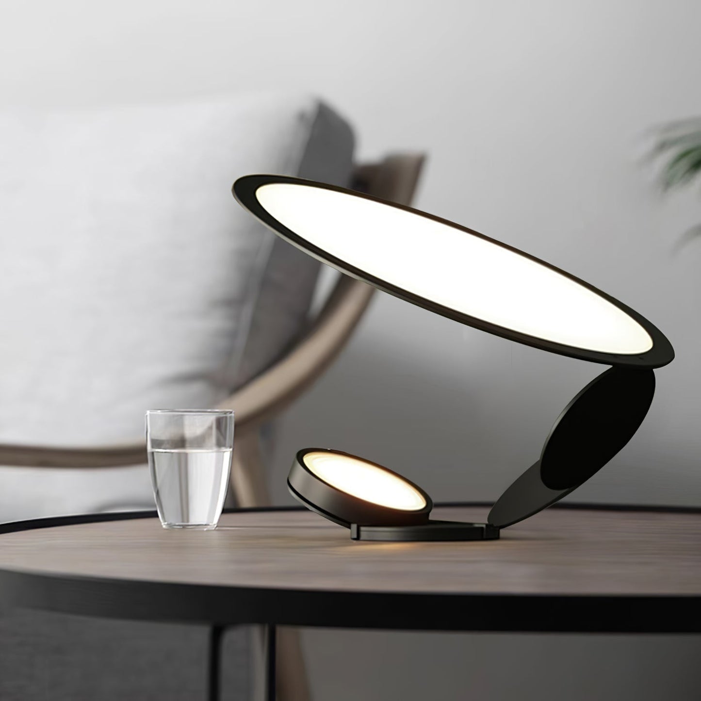 LightSlice - Stilfuld bordlampe med subtile snitdetaljer