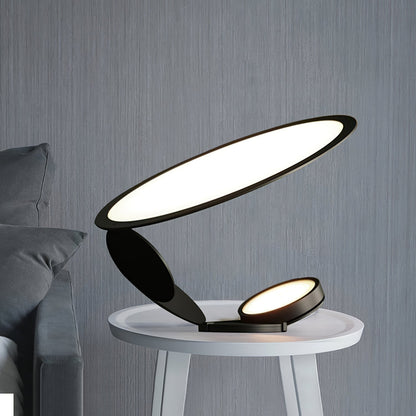 LightSlice - Stilfuld bordlampe med subtile snitdetaljer