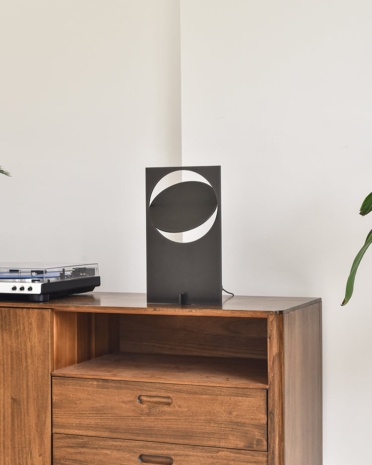 SleekShine - Minimalistisk bordlampe med LED-belysning