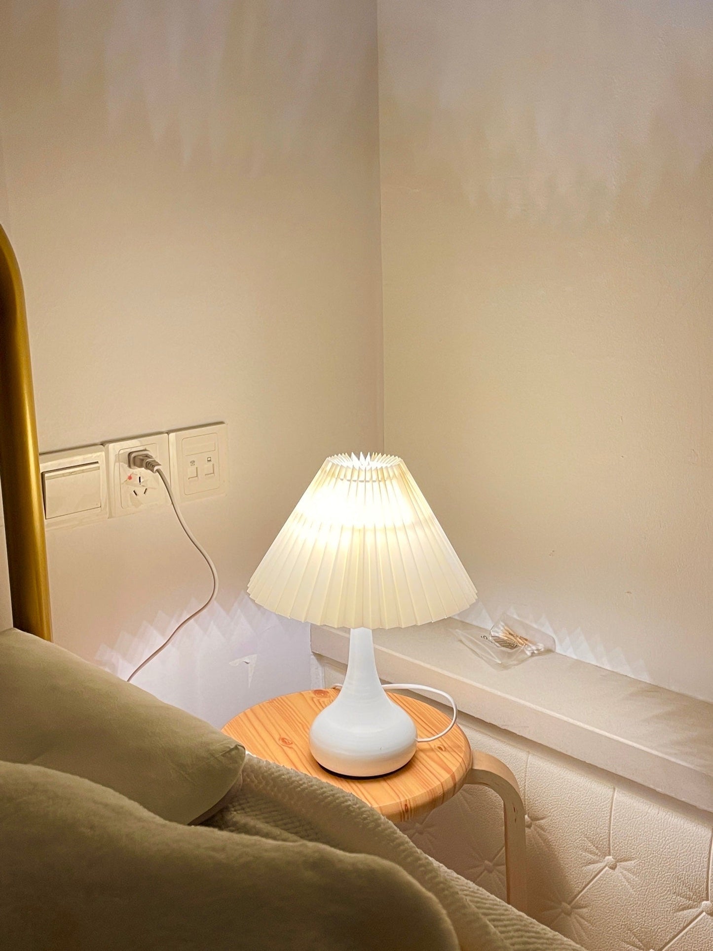 DrumGlow - Bordlampe med tidløst design og hyggeligt skær