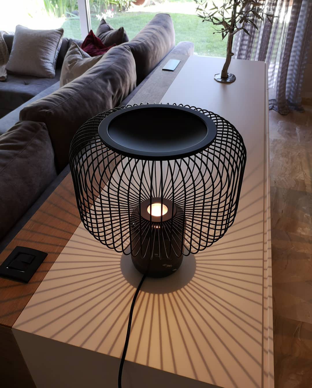 LuxeKeshi - Table Lamp with Modern Base and Subtle Lighting