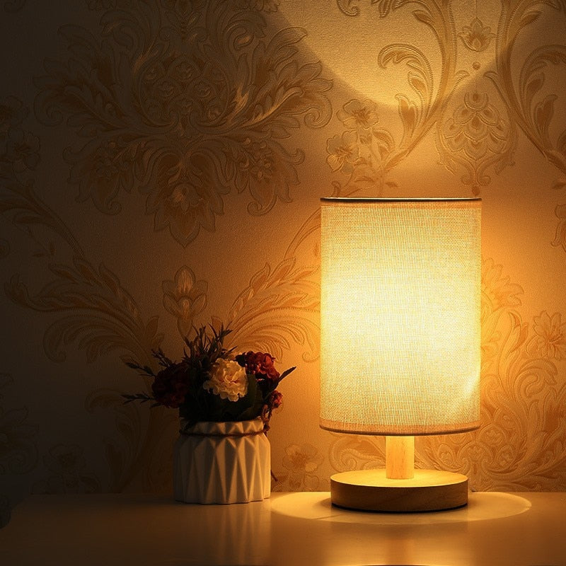 NordicGlow - LED skrivebordslampe lavet af massivt træ