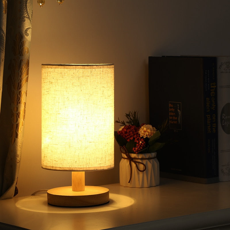 NordicGlow - LED skrivebordslampe lavet af massivt træ