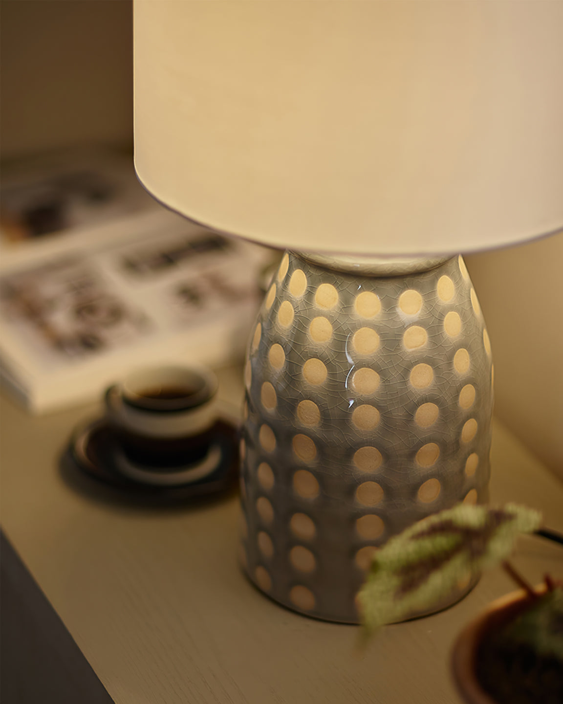 PatternLuxe – Farverig keramisk bordlampe med klassisk design