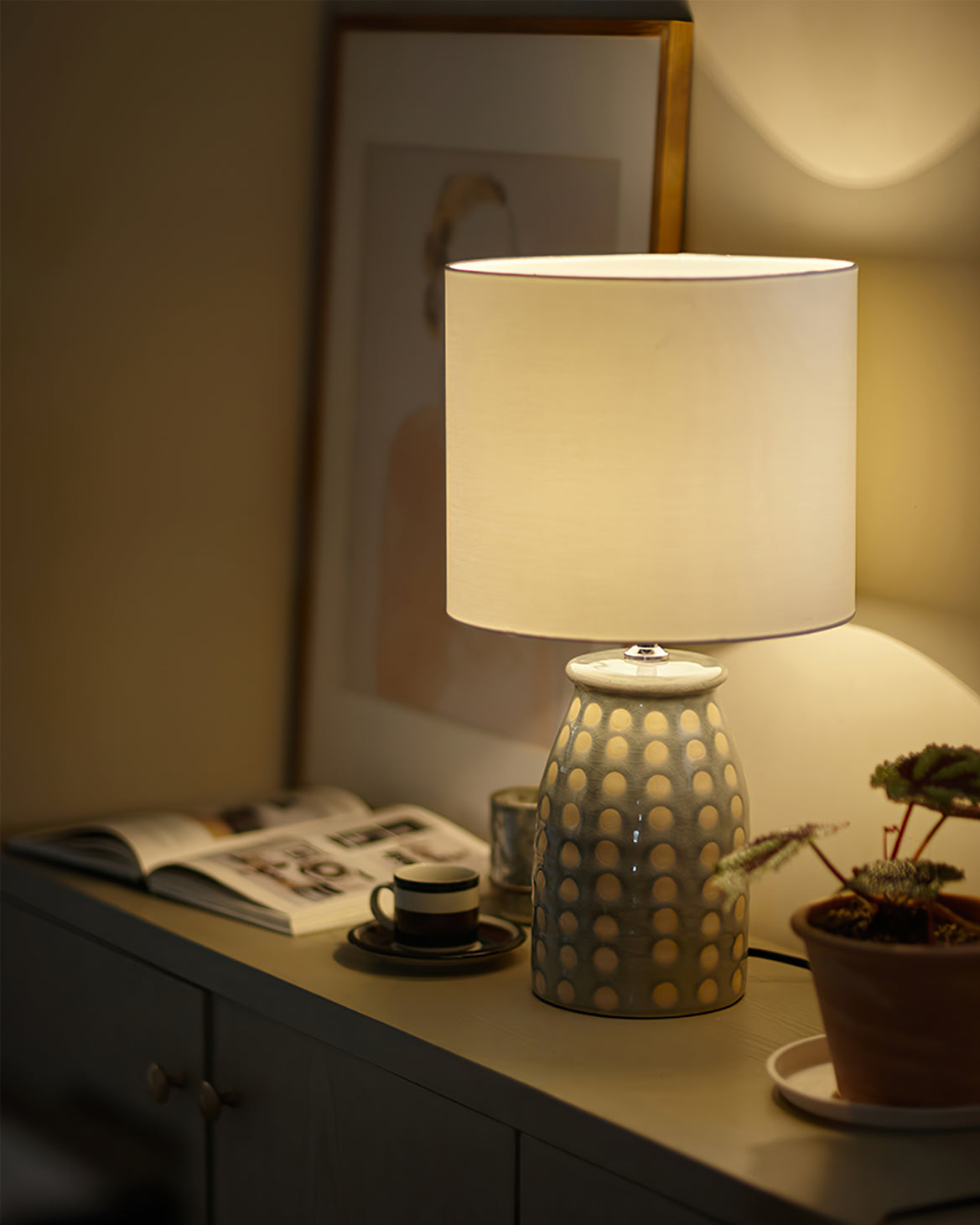 PatternLuxe – Farverig keramisk bordlampe med klassisk design