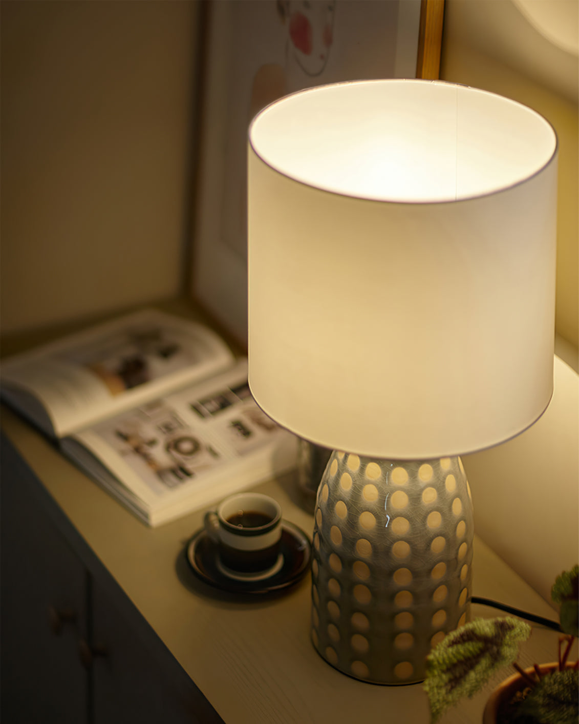 PatternLuxe – Farverig keramisk bordlampe med klassisk design