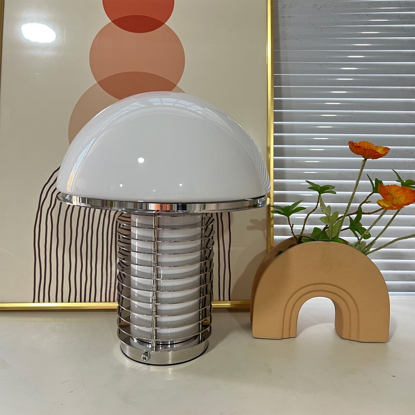 LichtLeuchten - Table Lamp with Subtle Lighting and Modern Finish