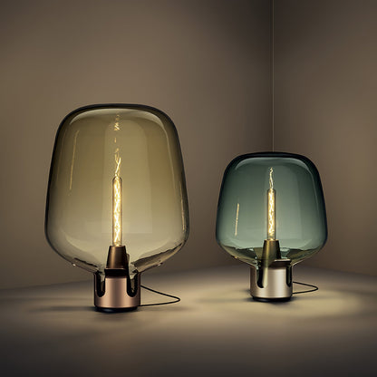 Glass Flame - Transparent bordlampe med varmt LED-lys