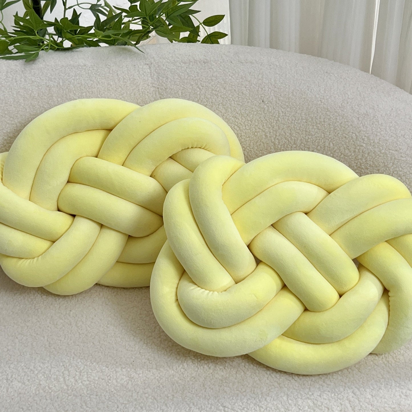 SnugKnot - Stilvolle Wohnzimmerkissen