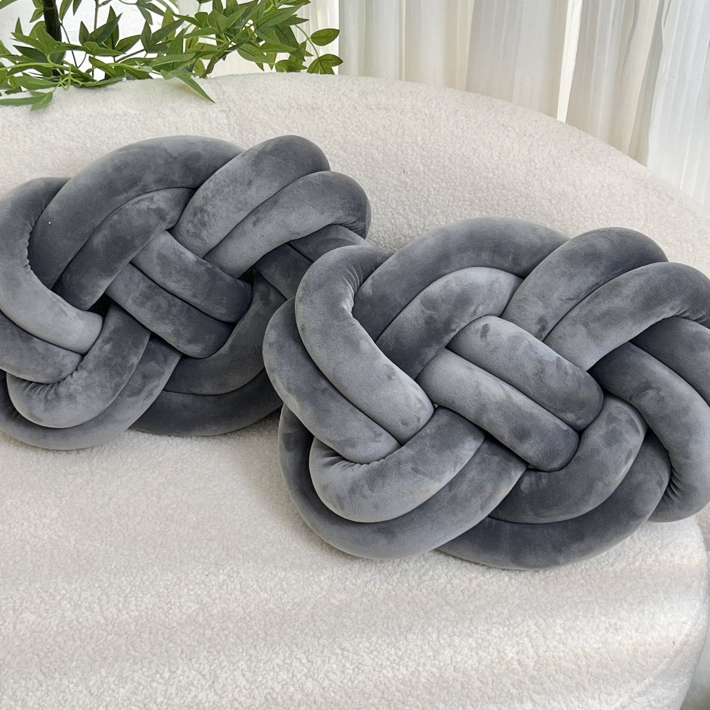 SnugKnot - Stilvolle Wohnzimmerkissen