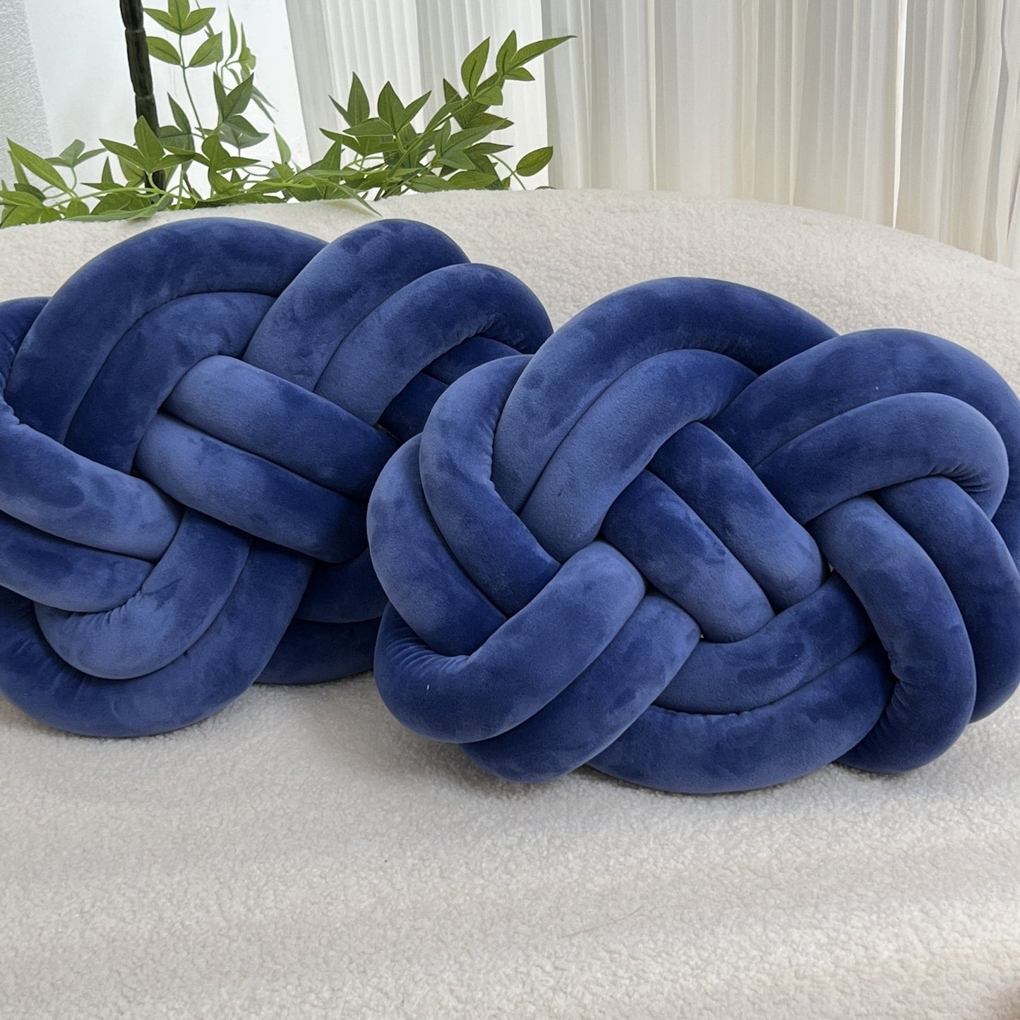 SnugKnot - Stilvolle Wohnzimmerkissen