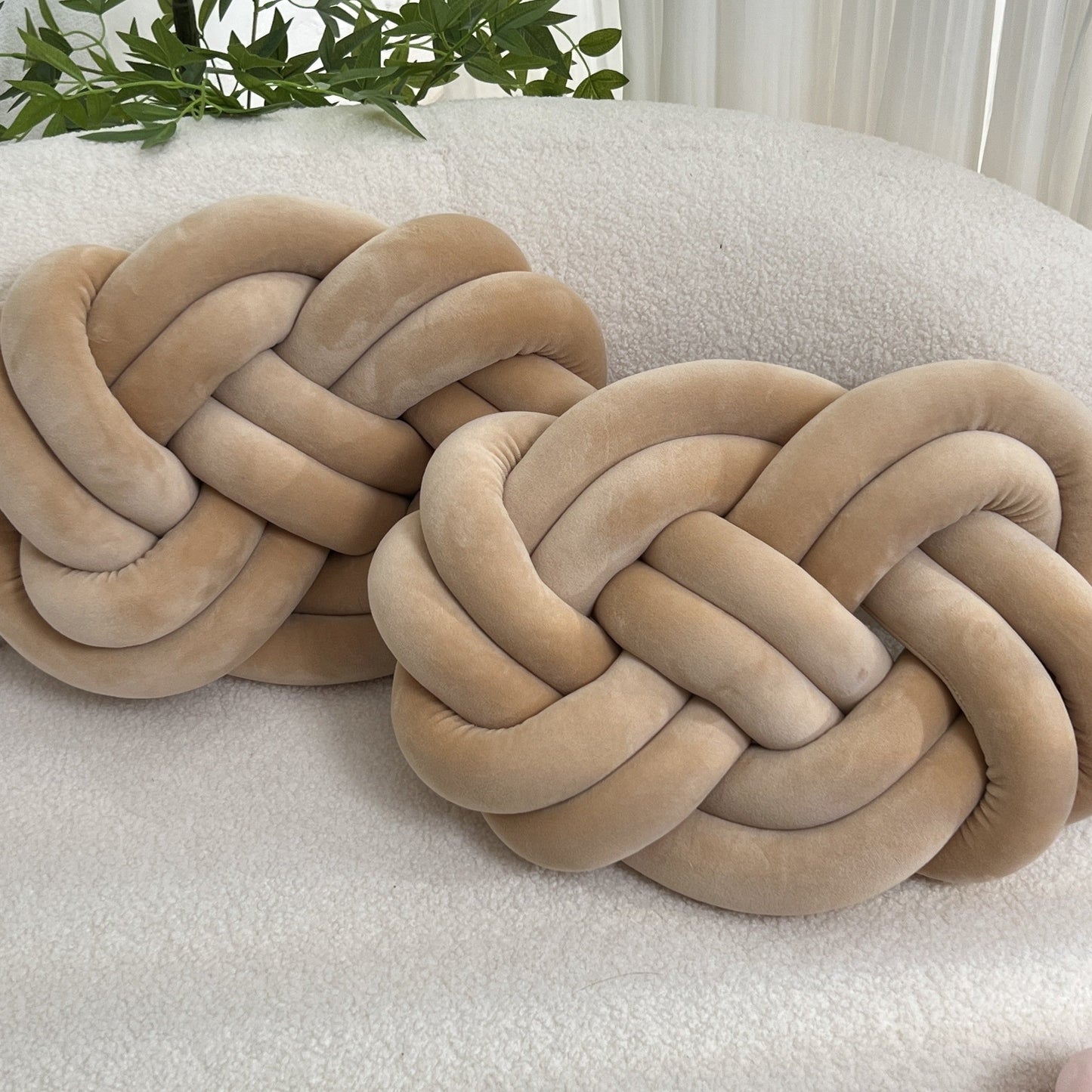 SnugKnot - Stilvolle Wohnzimmerkissen