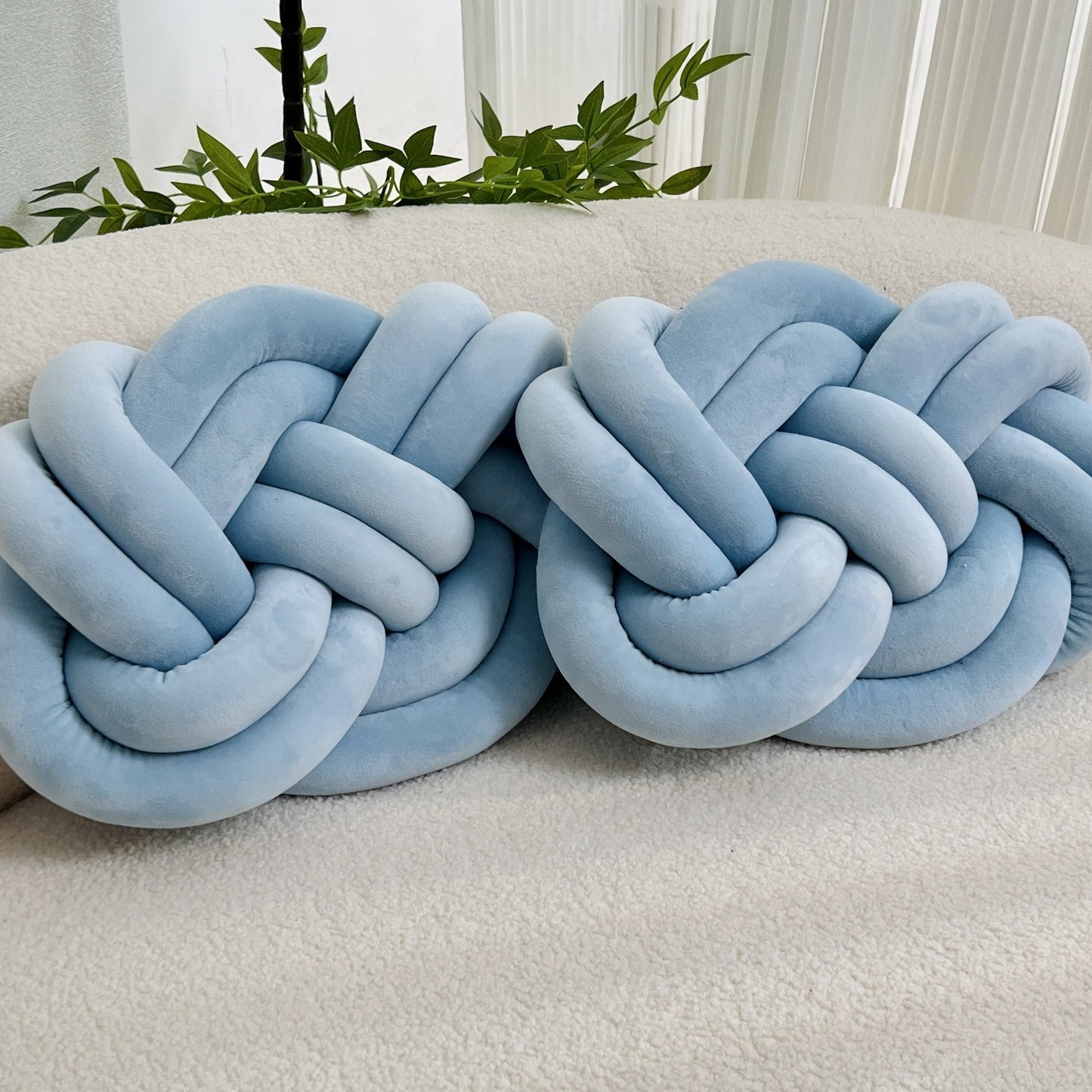 SnugKnot - Stilvolle Wohnzimmerkissen