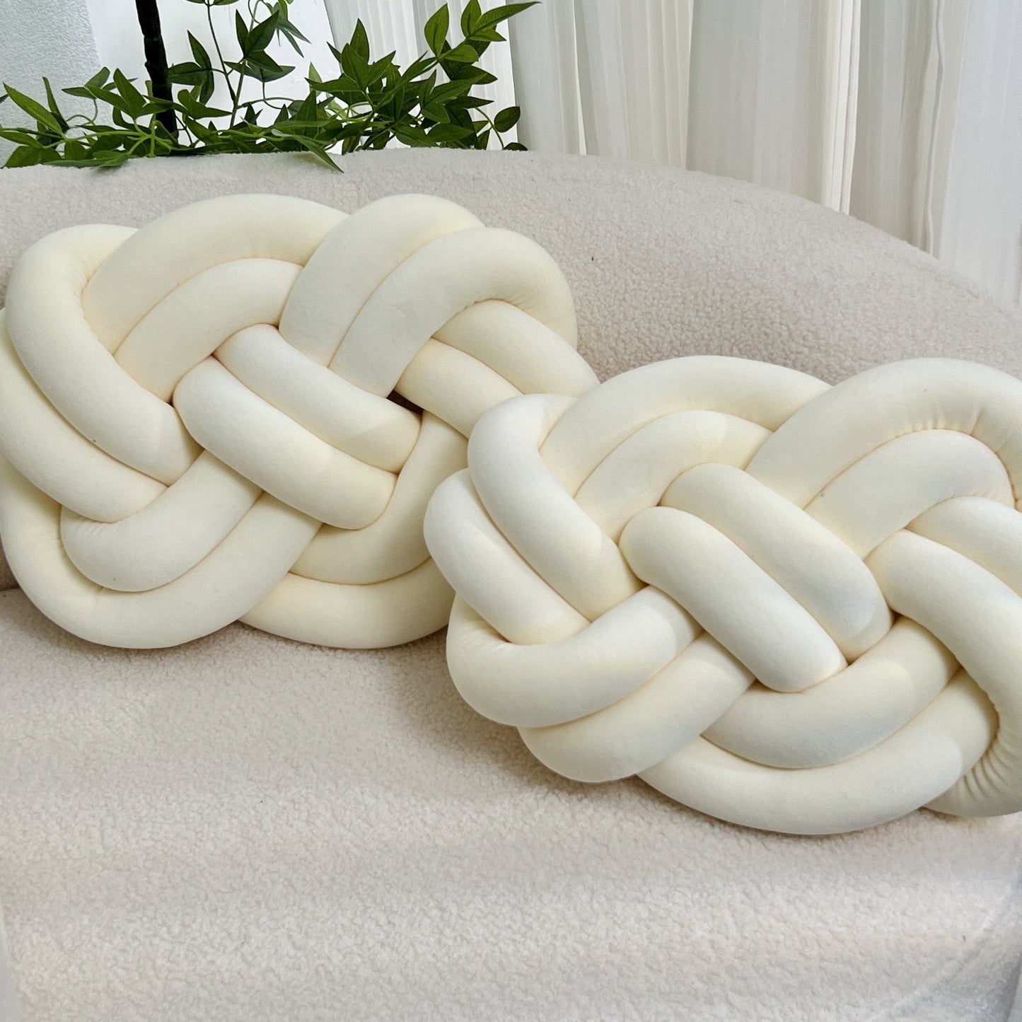 SnugKnot - Stilvolle Wohnzimmerkissen
