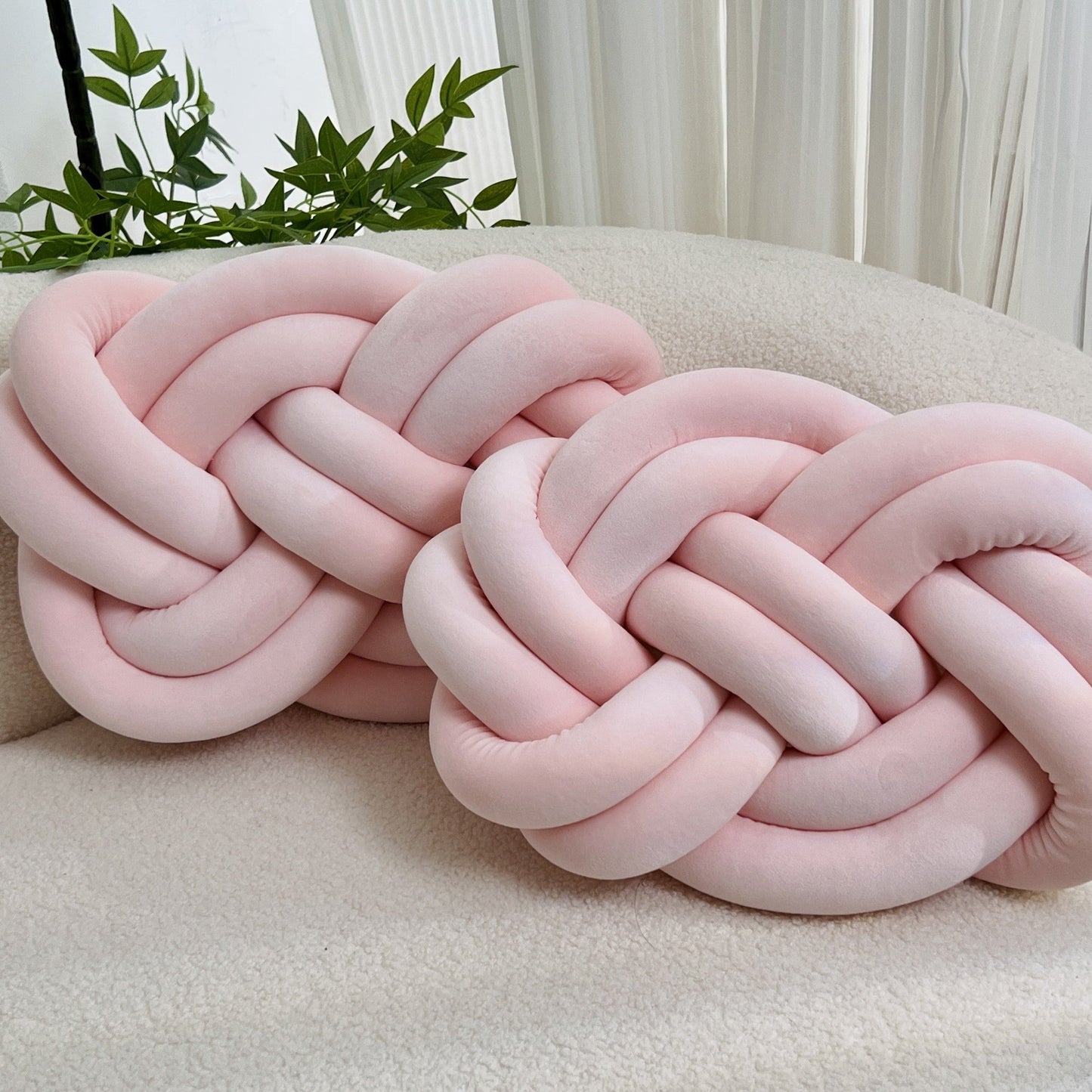 SnugKnot - Stilvolle Wohnzimmerkissen