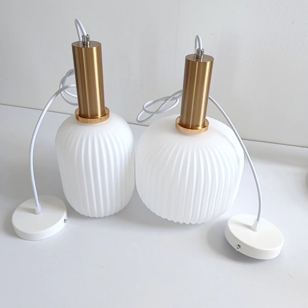 PrismaGlow - Stylish Glass Pendant Lamp for a Luxurious Look