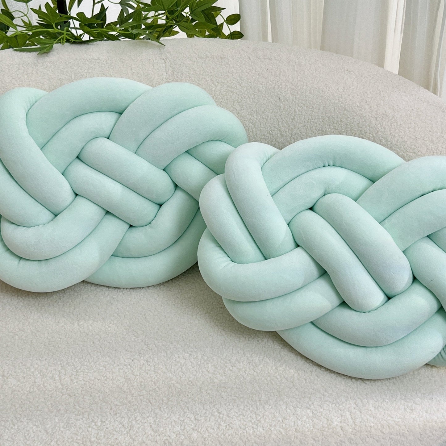 SnugKnot - Stilvolle Wohnzimmerkissen