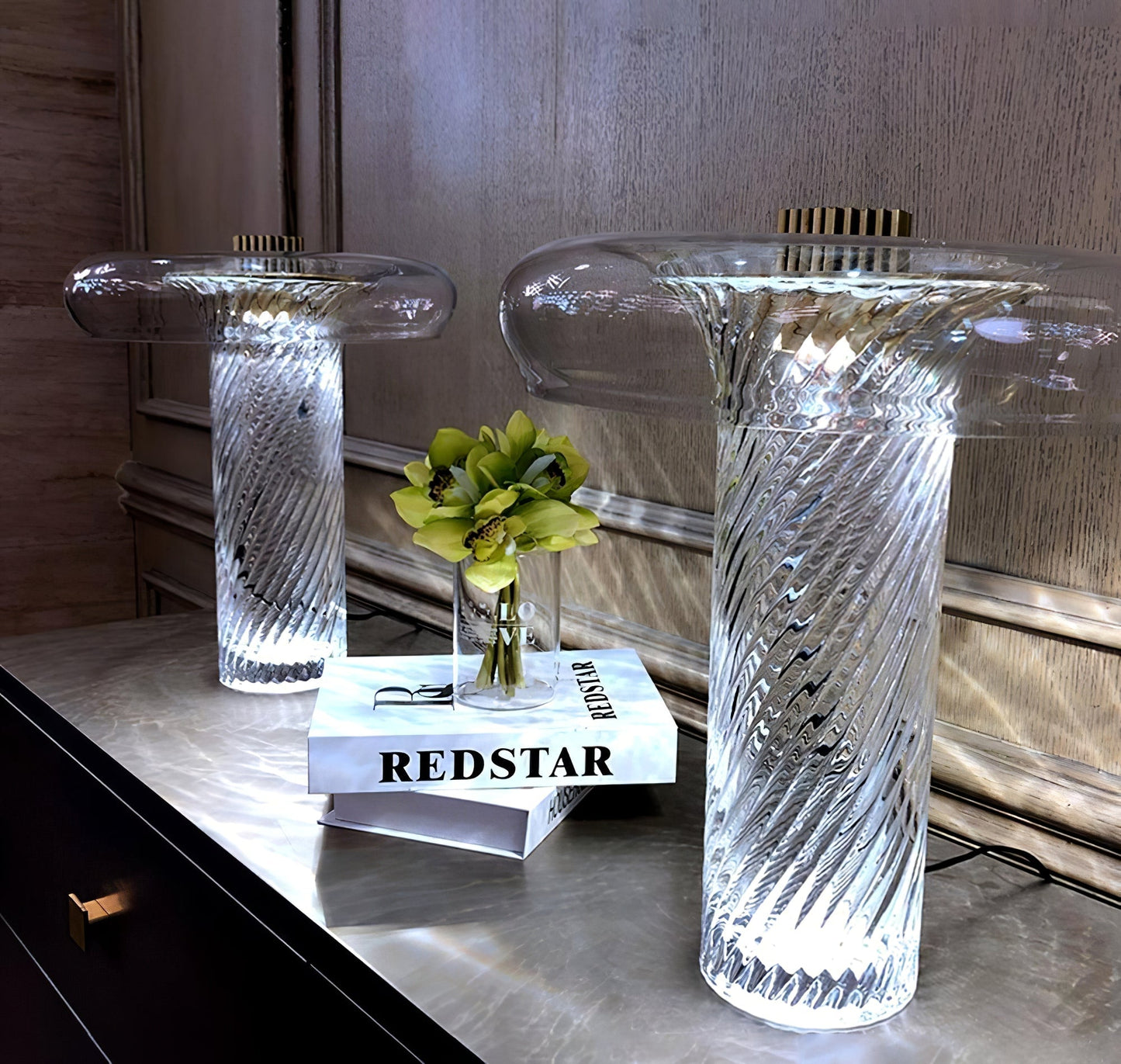 StellarLuxe - Table Lamp with Star Design and Intimate Glow