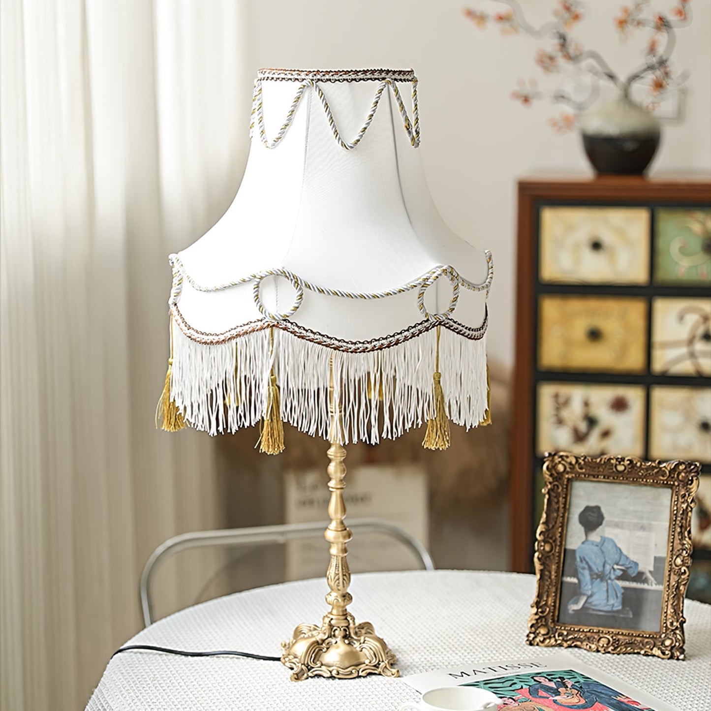 BrassLuxe - Bordlampe med victoriansk atmosfære og gyldne accenter