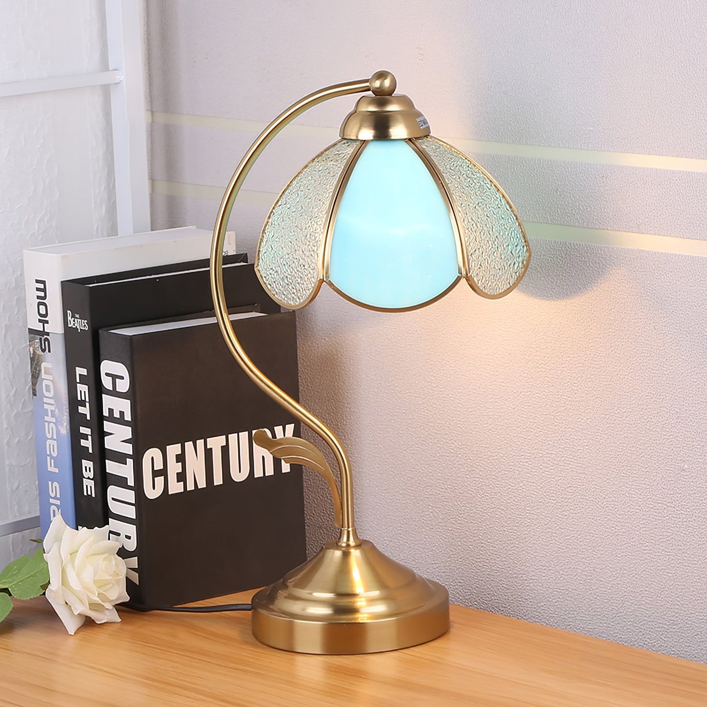 TiffanyBloom - Elegant Table Lamp with Floral Design