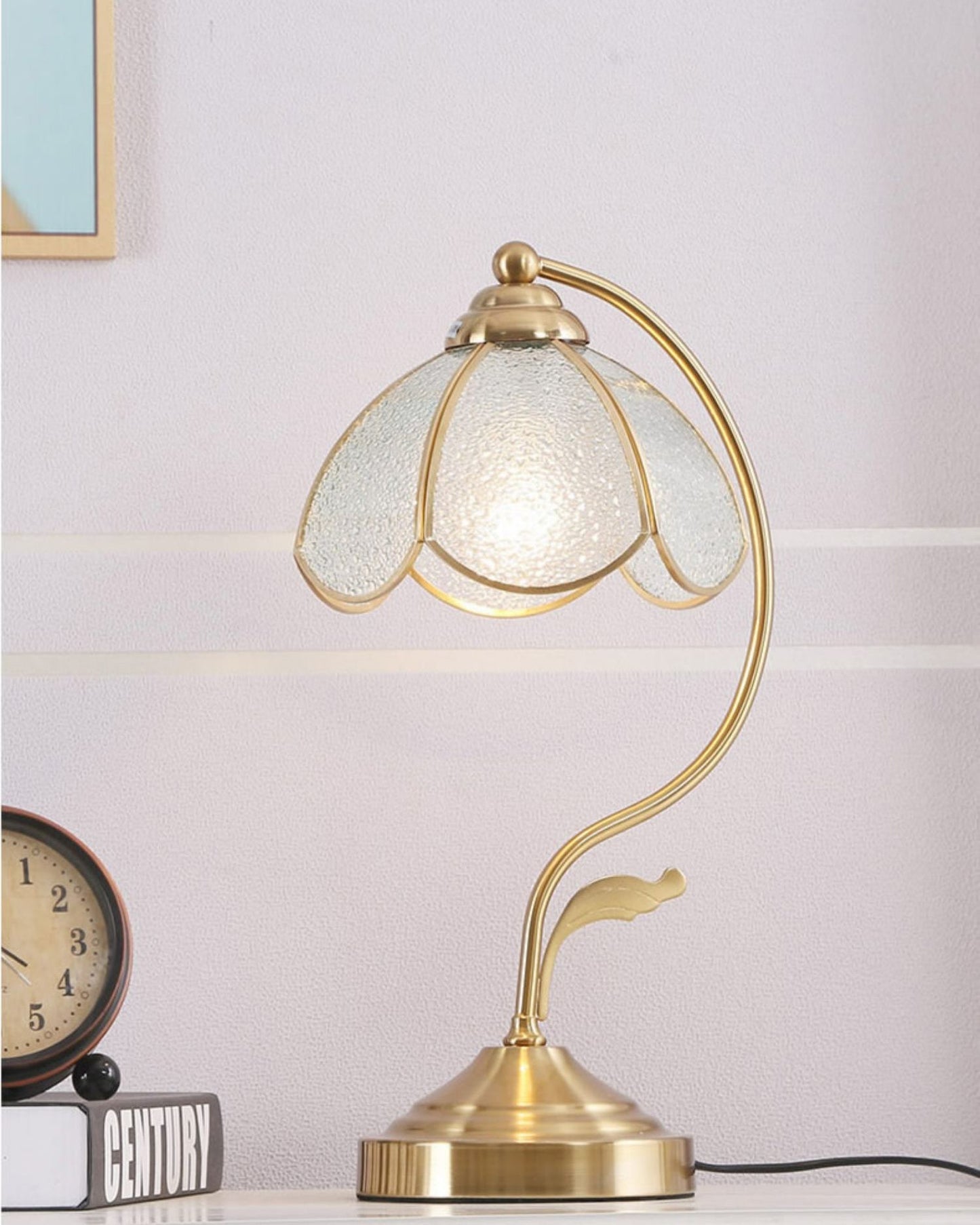 TiffanyBloom - Elegant Table Lamp with Floral Design