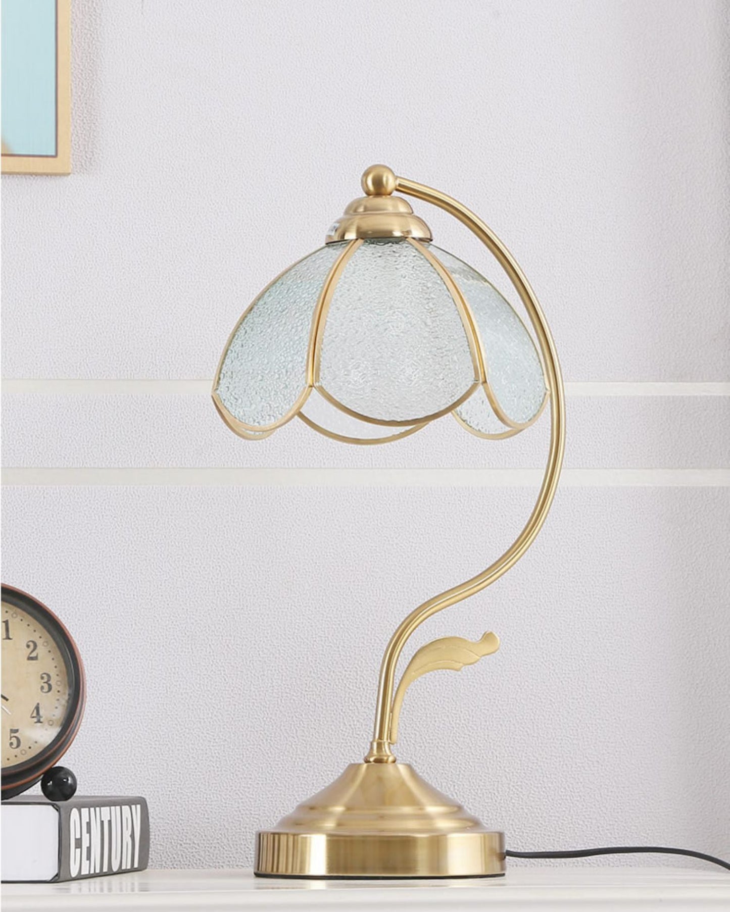 TiffanyBloom - Elegant Table Lamp with Floral Design