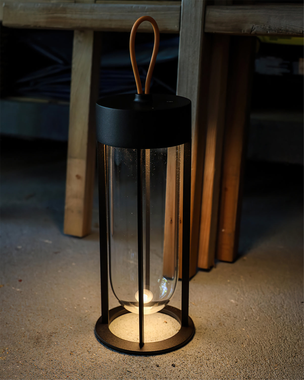LumiBreeze - Kompakt bordlampe med dæmpbar LED