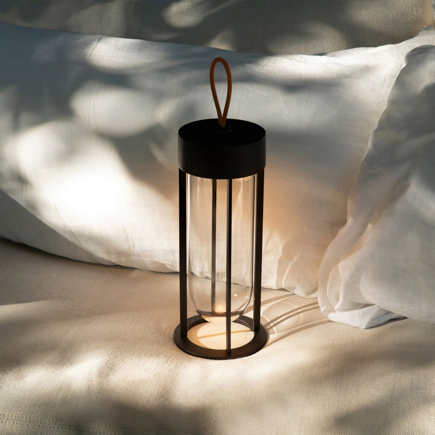 LumiBreeze - Kompakt bordlampe med dæmpbar LED