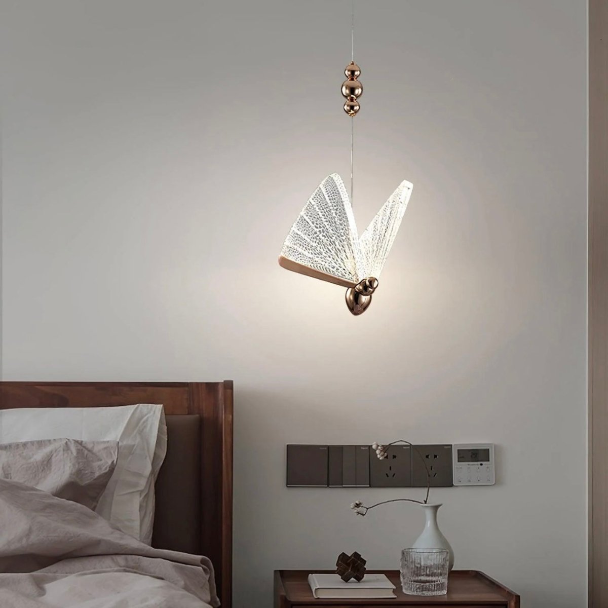 AviaraGlow - Schmetterlingsförmige Pendelleuchte mit integrierter LED-Beleuchtung