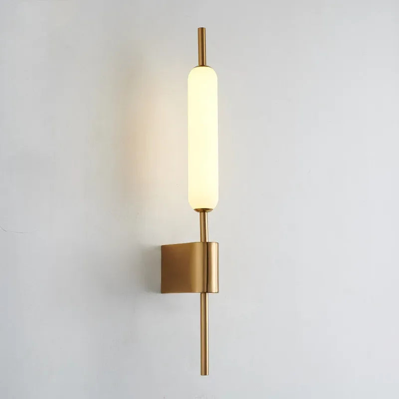 LuxeAura - Elegant gylden væglampe til LED-belysning