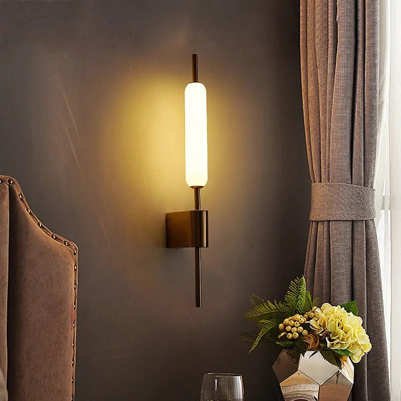 LuxeAura - Elegant gylden væglampe til LED-belysning