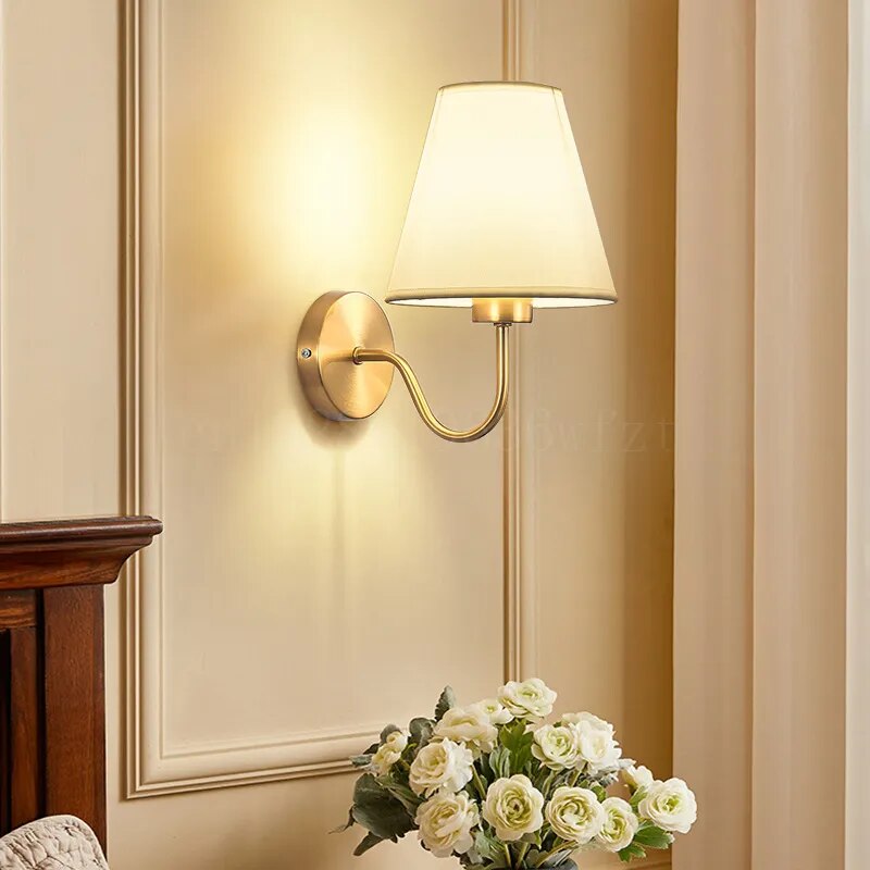 RusticGlow - Lampe murale en tissu de style américain