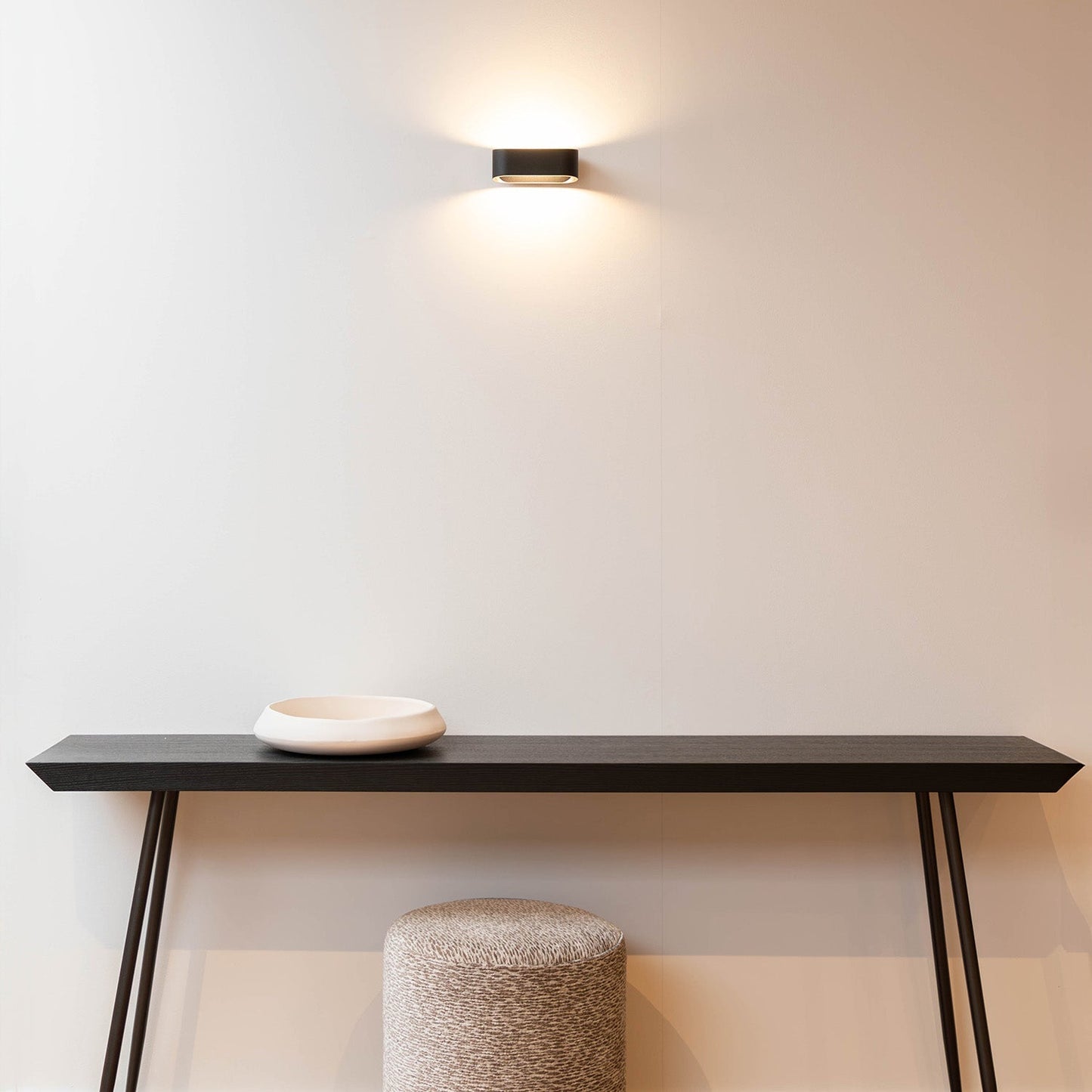 OmbreGlow | Applique murale noire avec finition élégante