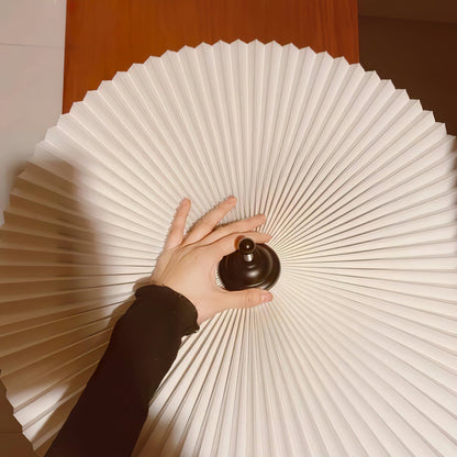PlooiLicht - Elegant Table Lamp with Playfully Pleated Shade