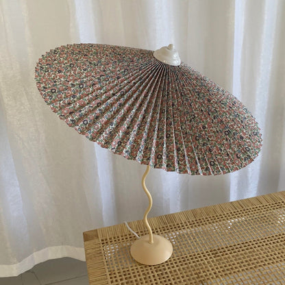 PlooiLicht - Elegant Table Lamp with Playfully Pleated Shade