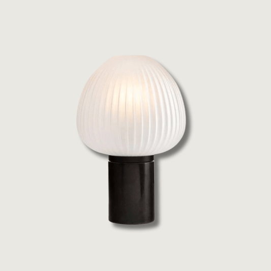 LuxeChanya - Bordlampe med subtil stil og intim belysning