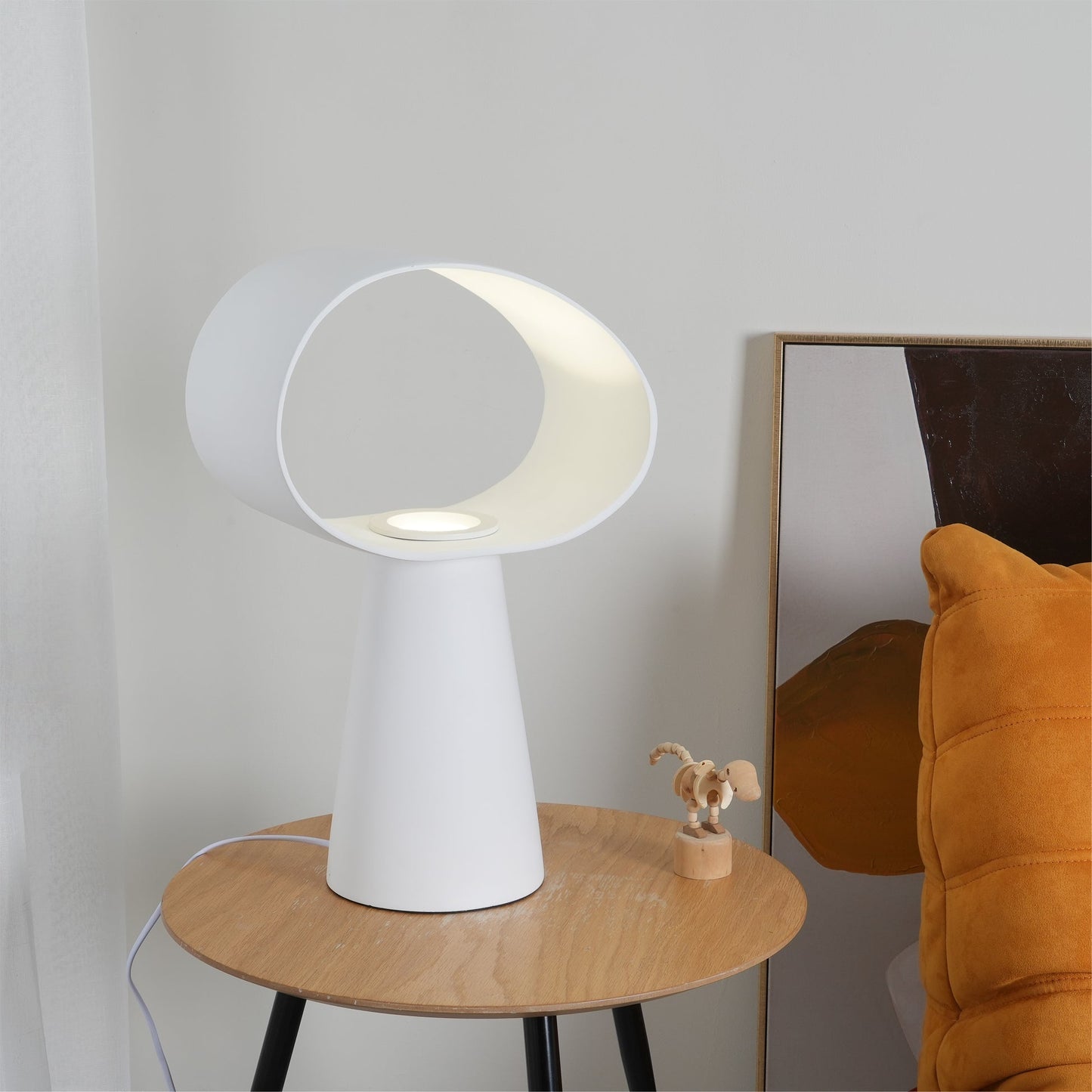 LuxeEclipse - Table Lamp with Sleek Design and Atmospheric Lighting