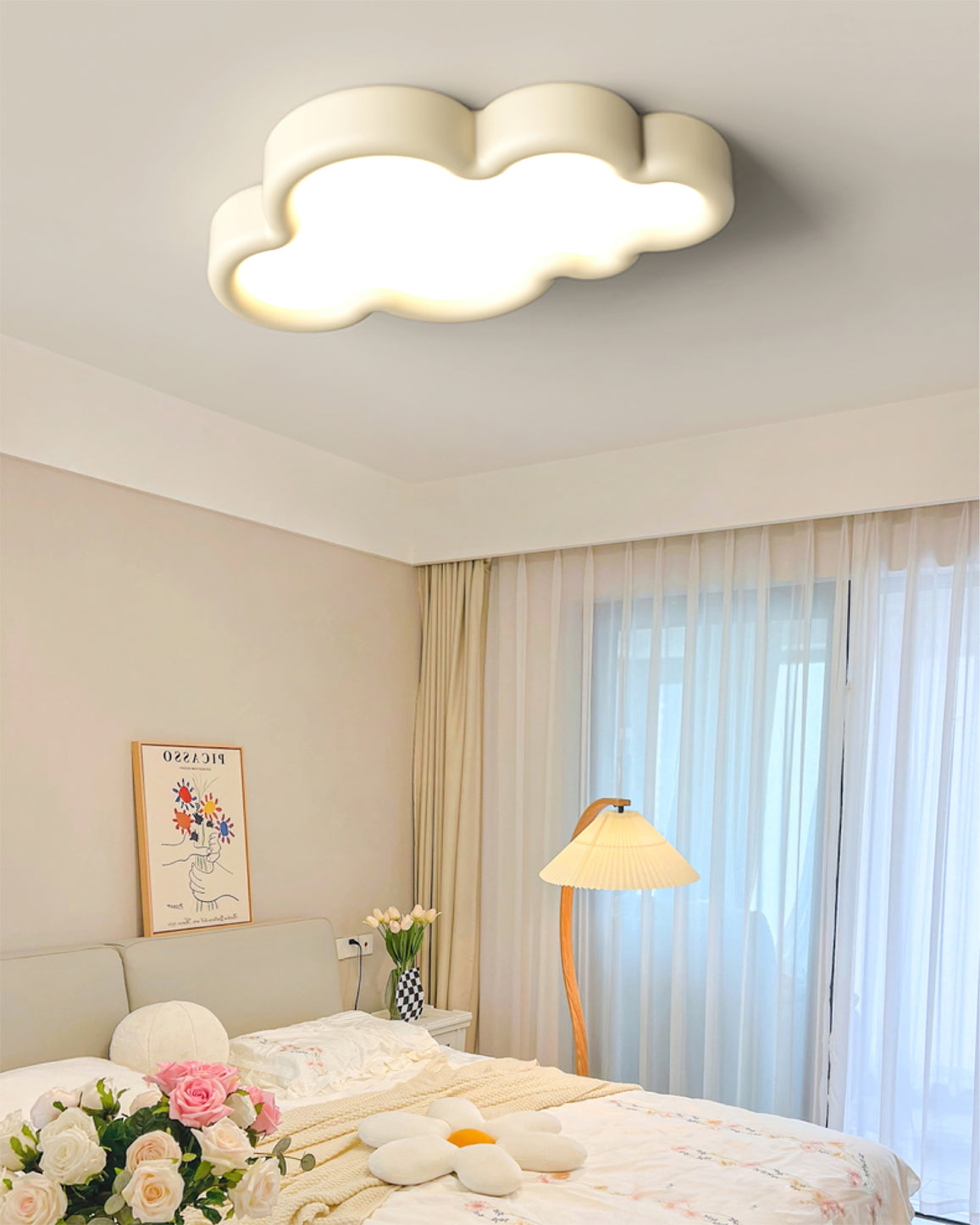 LuxeCrown - Ceiling Light with Queen Style and Subtle Lighting