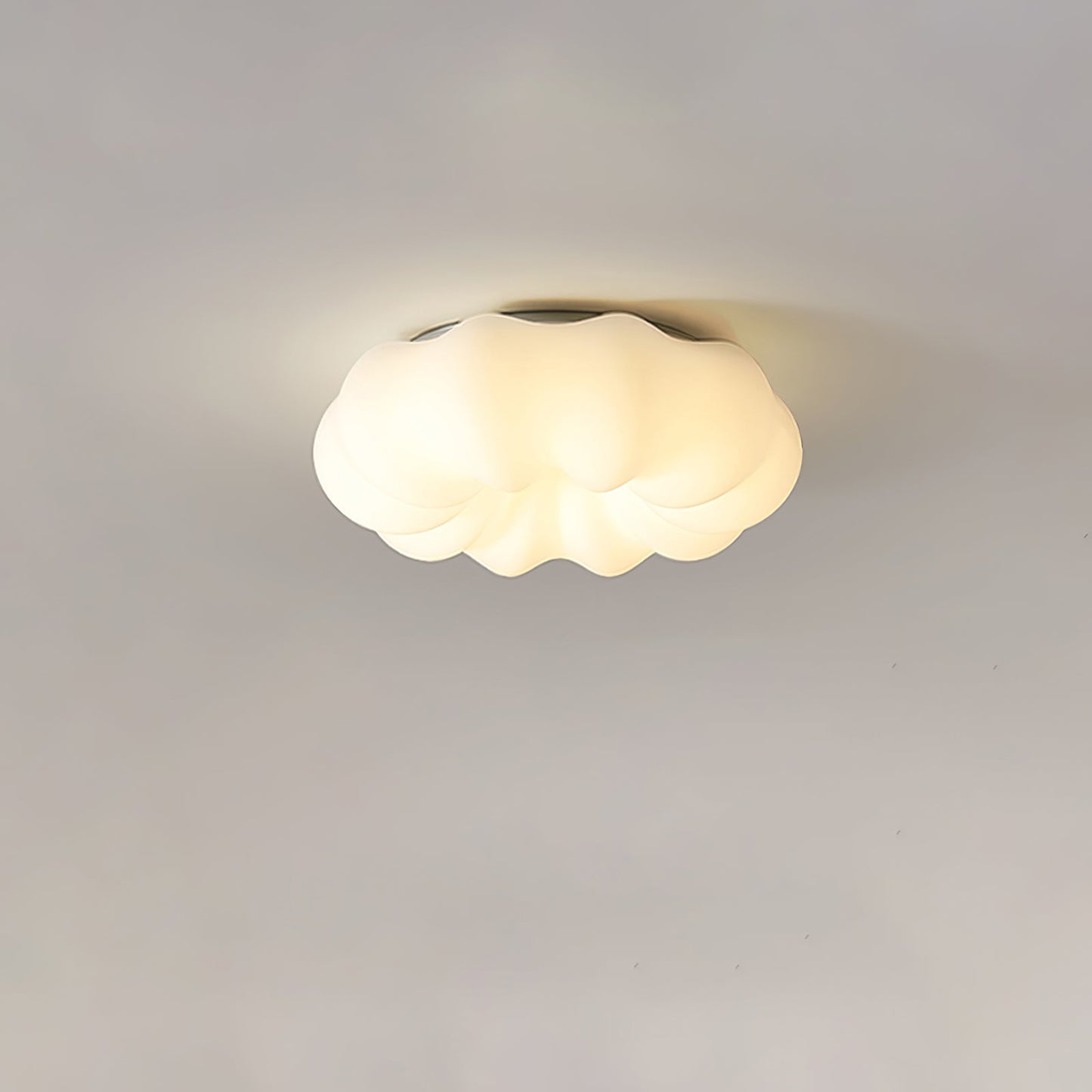 LuxeKumo - Ceiling Light with Subtle Japanese Design and Warm Light Distribution