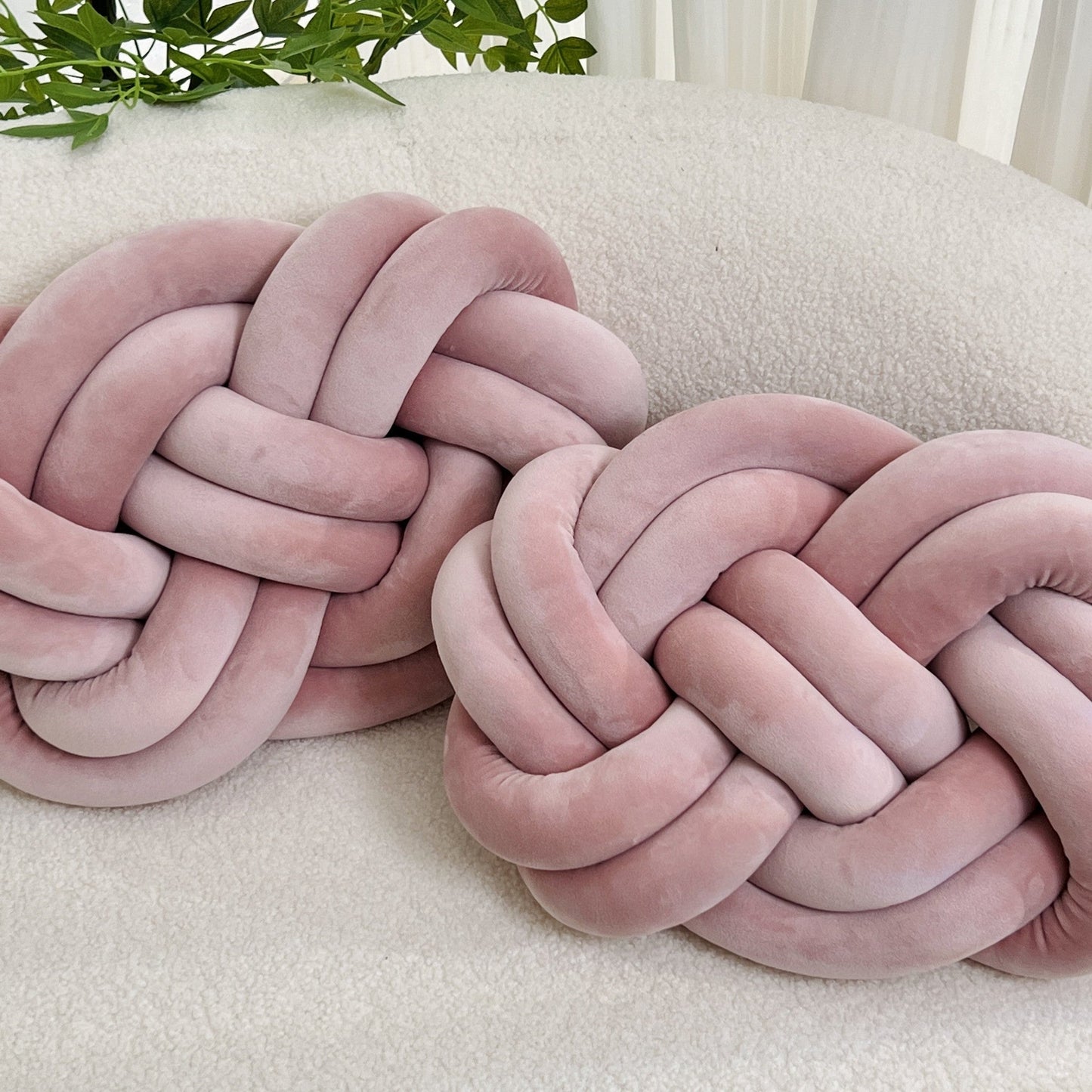 SnugKnot - Stilvolle Wohnzimmerkissen