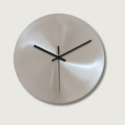 MinimalSteel - Elegant veggklokke