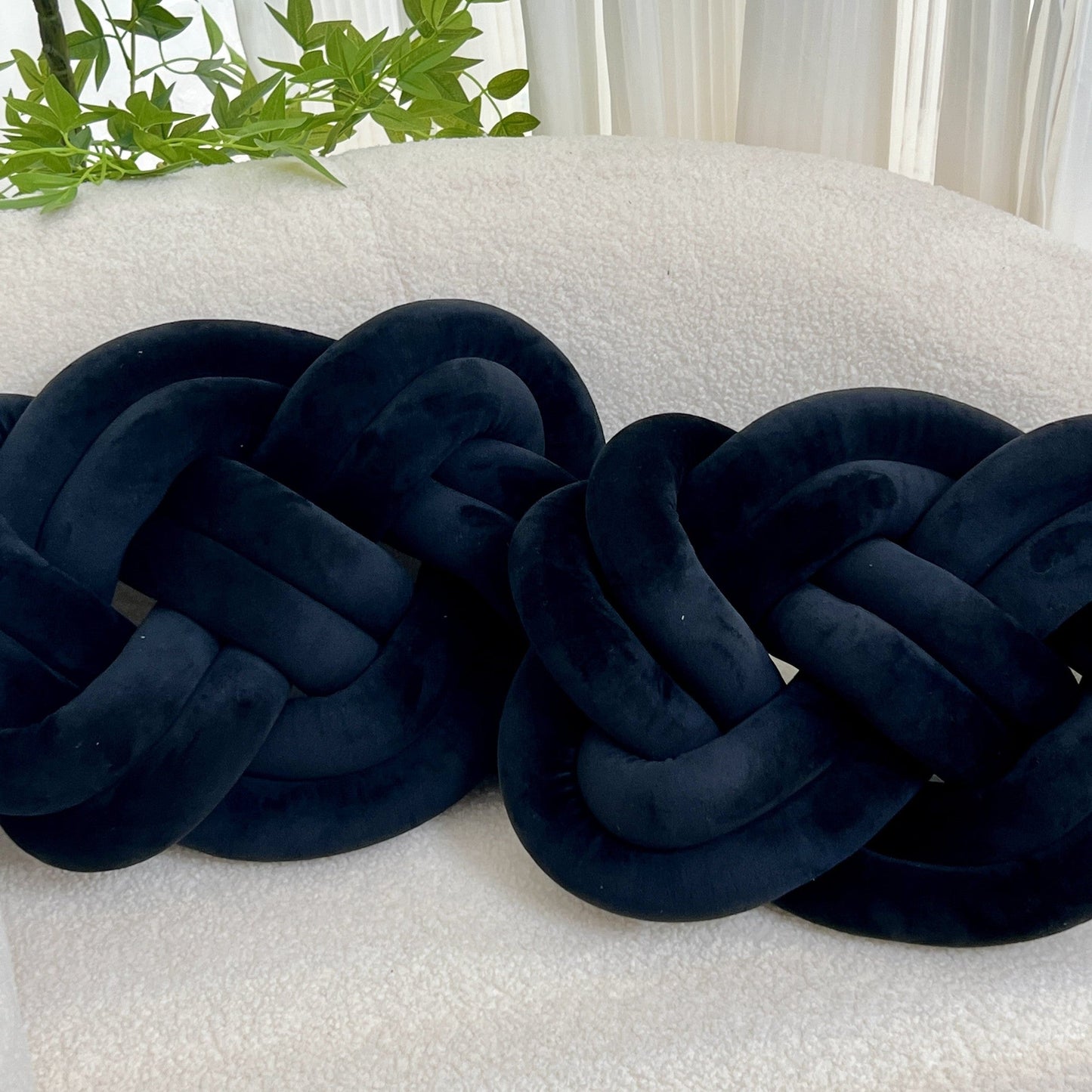 SnugKnot - Stilvolle Wohnzimmerkissen