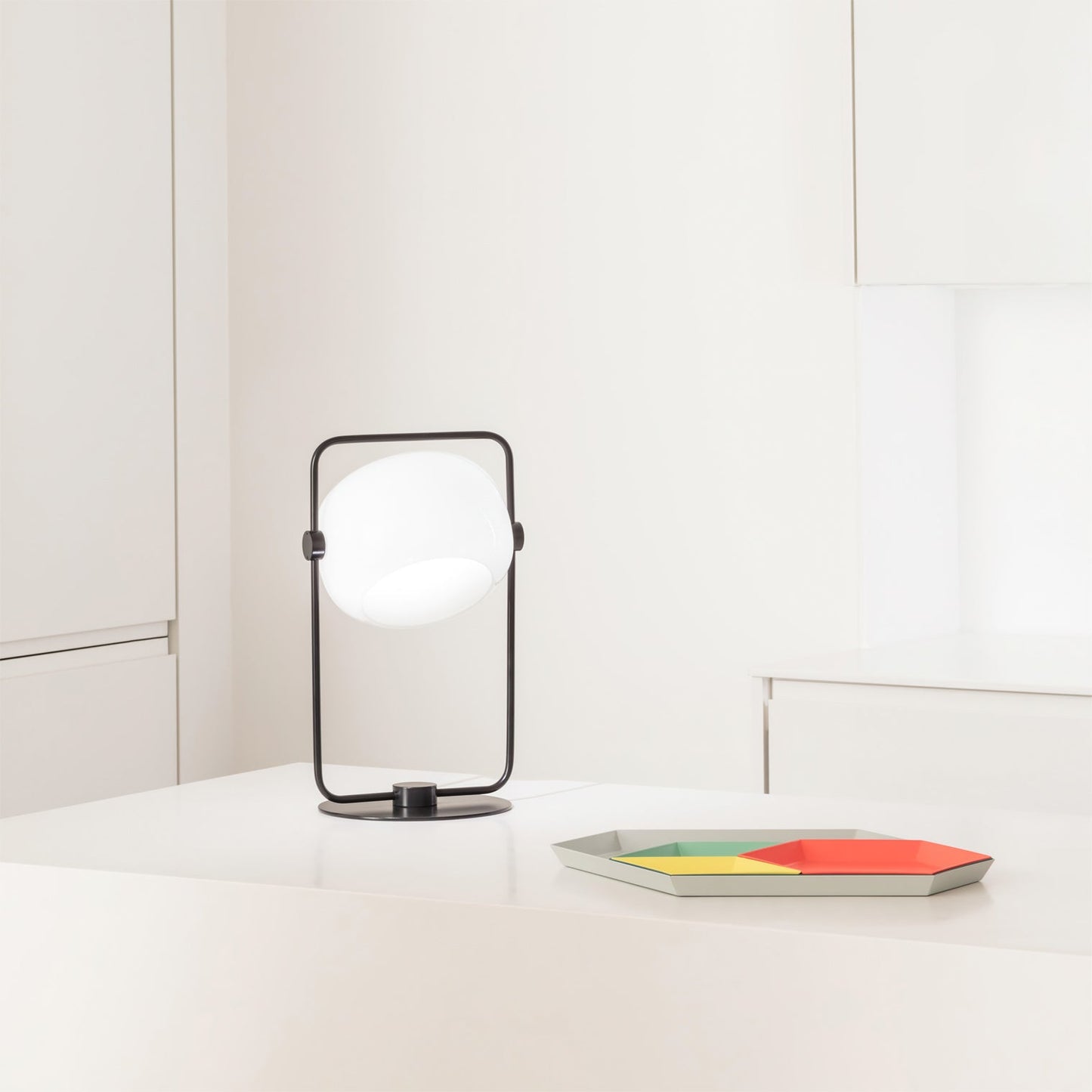 VividBeam – Lampe de table en verre au design élégant