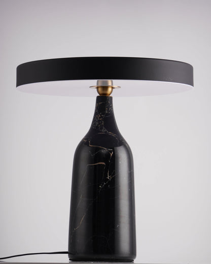 LuxeEddy - Bordlampe med elegant design og subtil lysfordeling