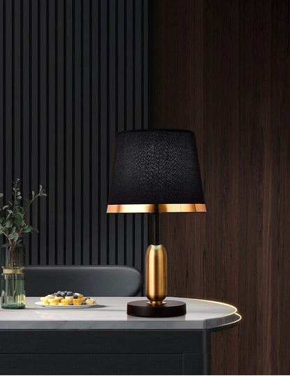 NoirGlow - Guld-Sort Bordlampe med Minimalistisk Design