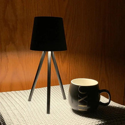 StandGlow - Lampe de table moderne sur trépied