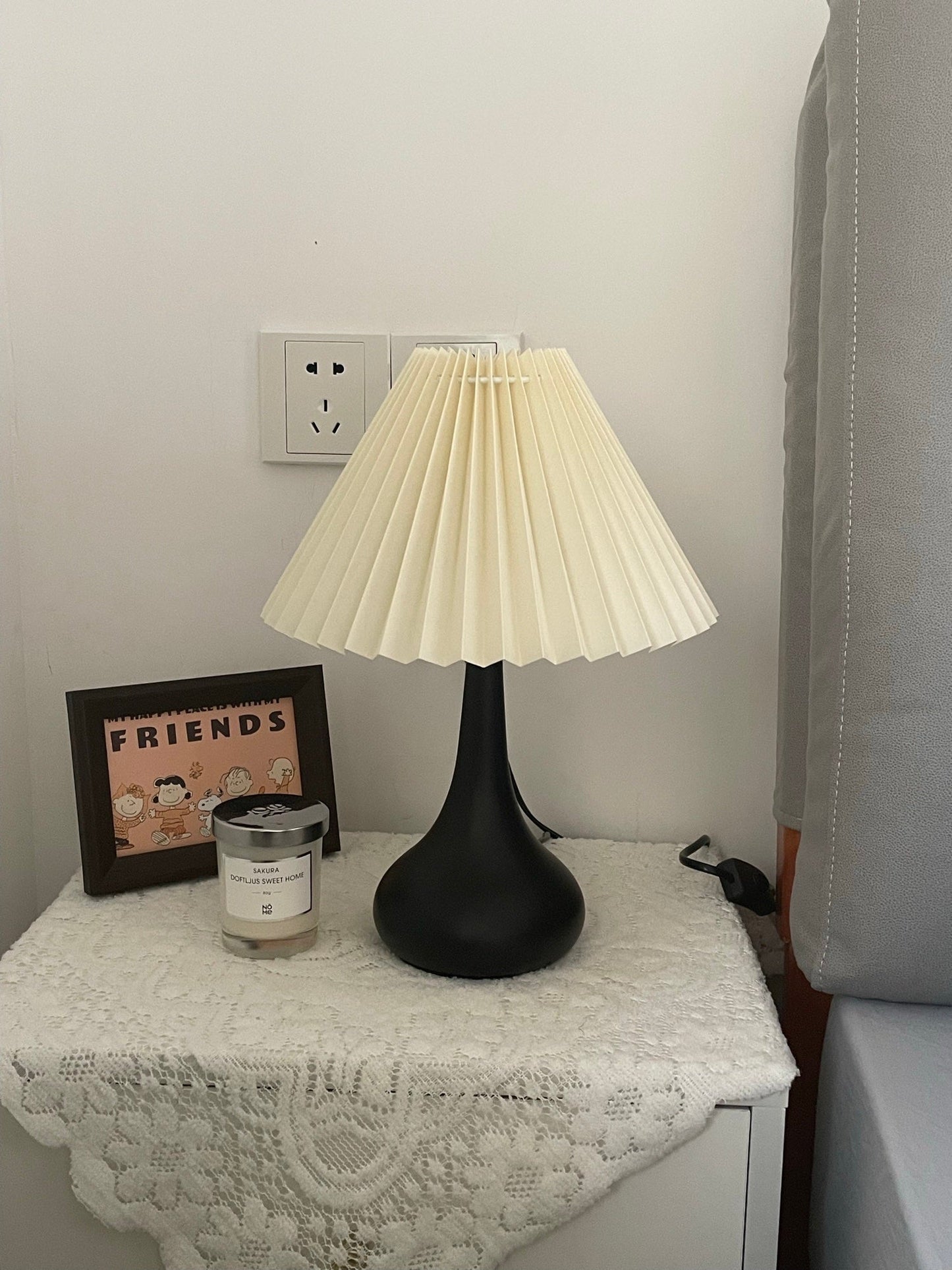 DrumGlow - Bordlampe med tidløst design og hyggeligt skær